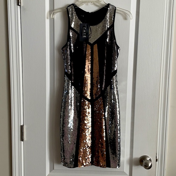 Fate Dresses & Skirts - FATE Elegant Sequined Shift Dress. New With Tags. Size Small